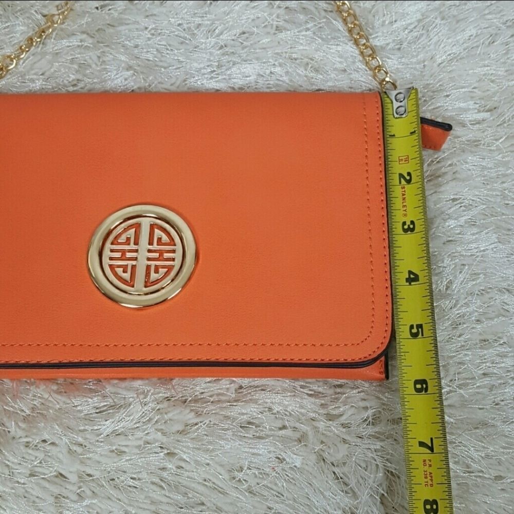 NWT. Crossbody Shoulderbag Clutch Chain Strap.Color Orange - Picture 4 of 5